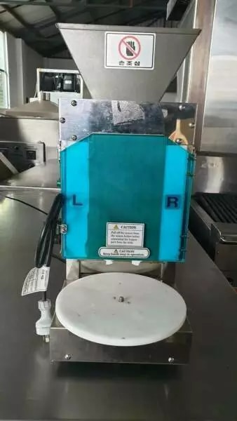 Daikyo Auto Robot Sushi Rice Ball Machine Daikyo Auto Robot Sushi Rice Ball Machine