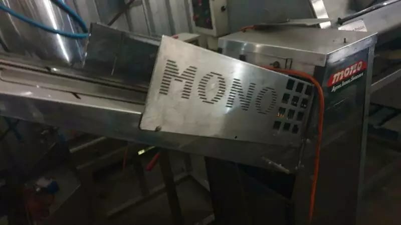 Mono Bread Slicer includes Bread Chute, on Wheels Mono Bread Slicer includes Bread Chute, on Wheels
