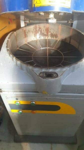 Daub R20 Dough Divider (Same as a D20) -2 Daub R20 Dough Divider (Same as a D20) - Internal Photo